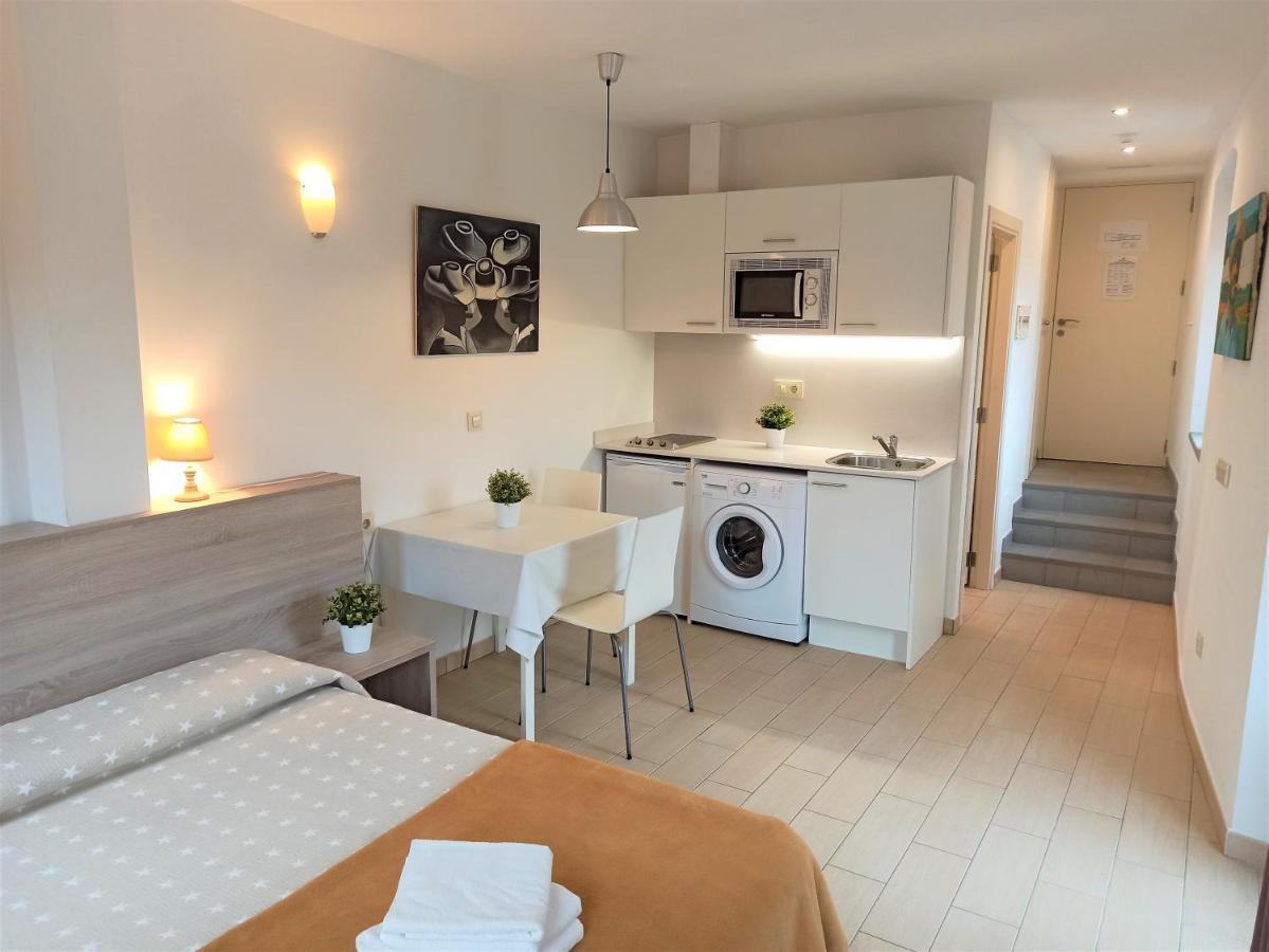 Apartaments Fonda Comerc 托罗埃利亚-德蒙特格里 外观 照片