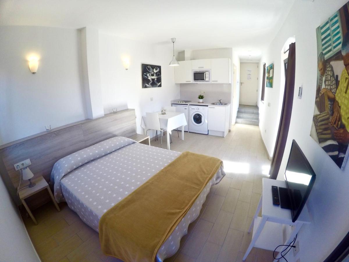 Apartaments Fonda Comerc 托罗埃利亚-德蒙特格里 外观 照片