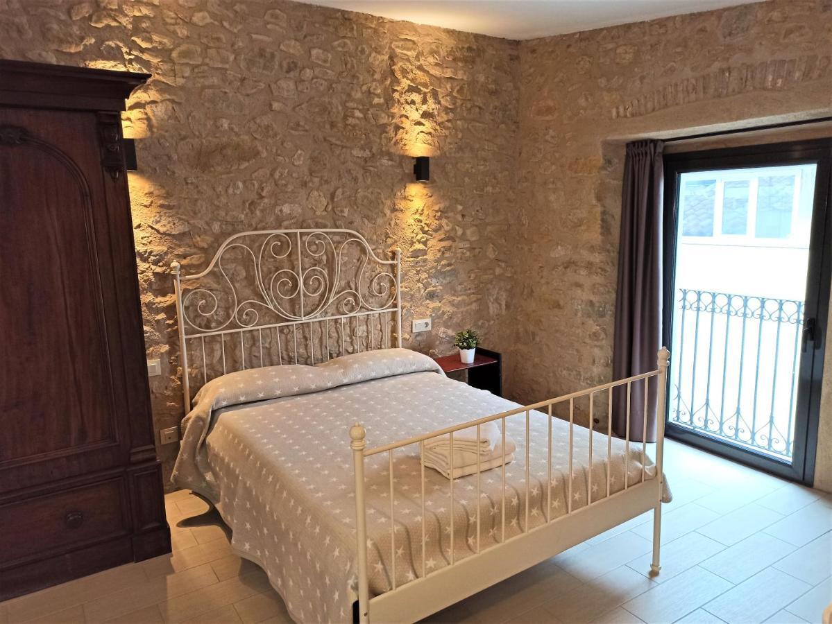 Apartaments Fonda Comerc 托罗埃利亚-德蒙特格里 外观 照片