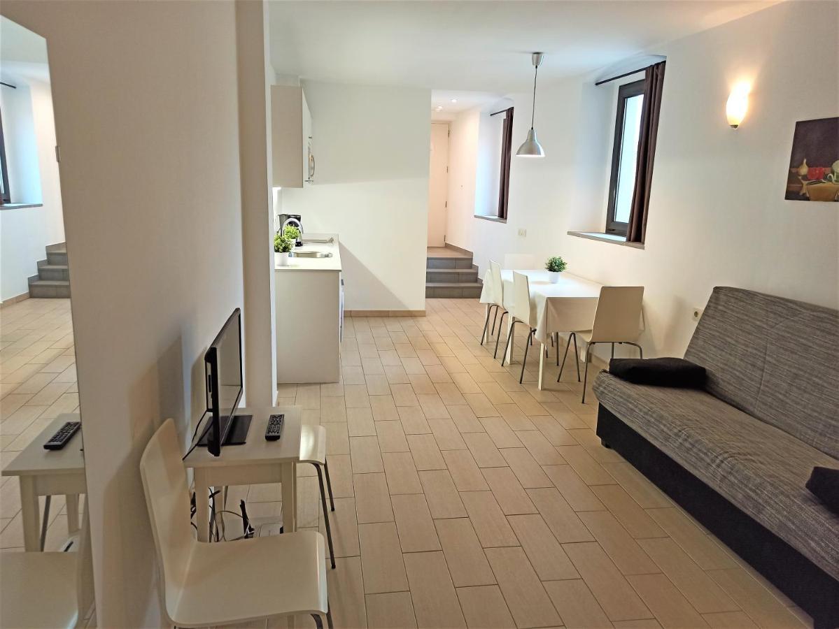 Apartaments Fonda Comerc 托罗埃利亚-德蒙特格里 外观 照片
