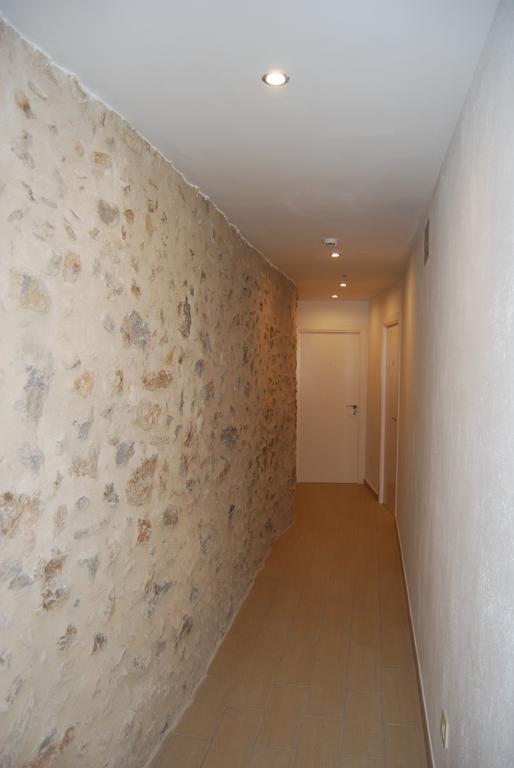 Apartaments Fonda Comerc 托罗埃利亚-德蒙特格里 外观 照片